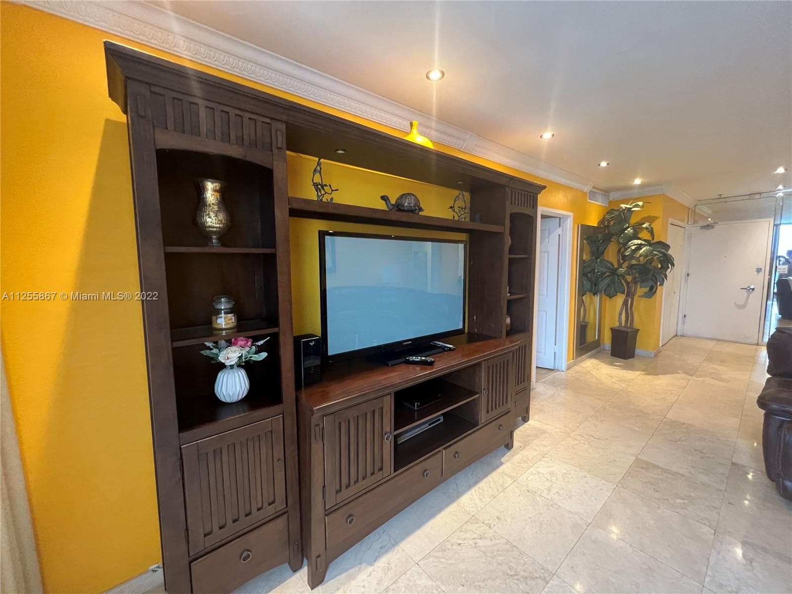 5161 Collins Ave 1711 photo 7