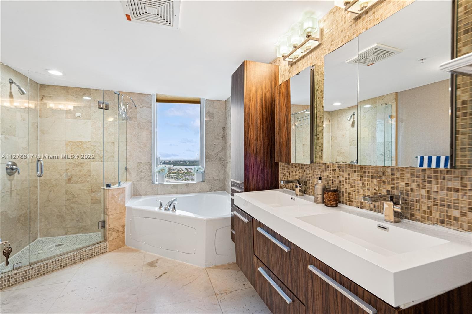16699 Collins Ave 4108 photo 12