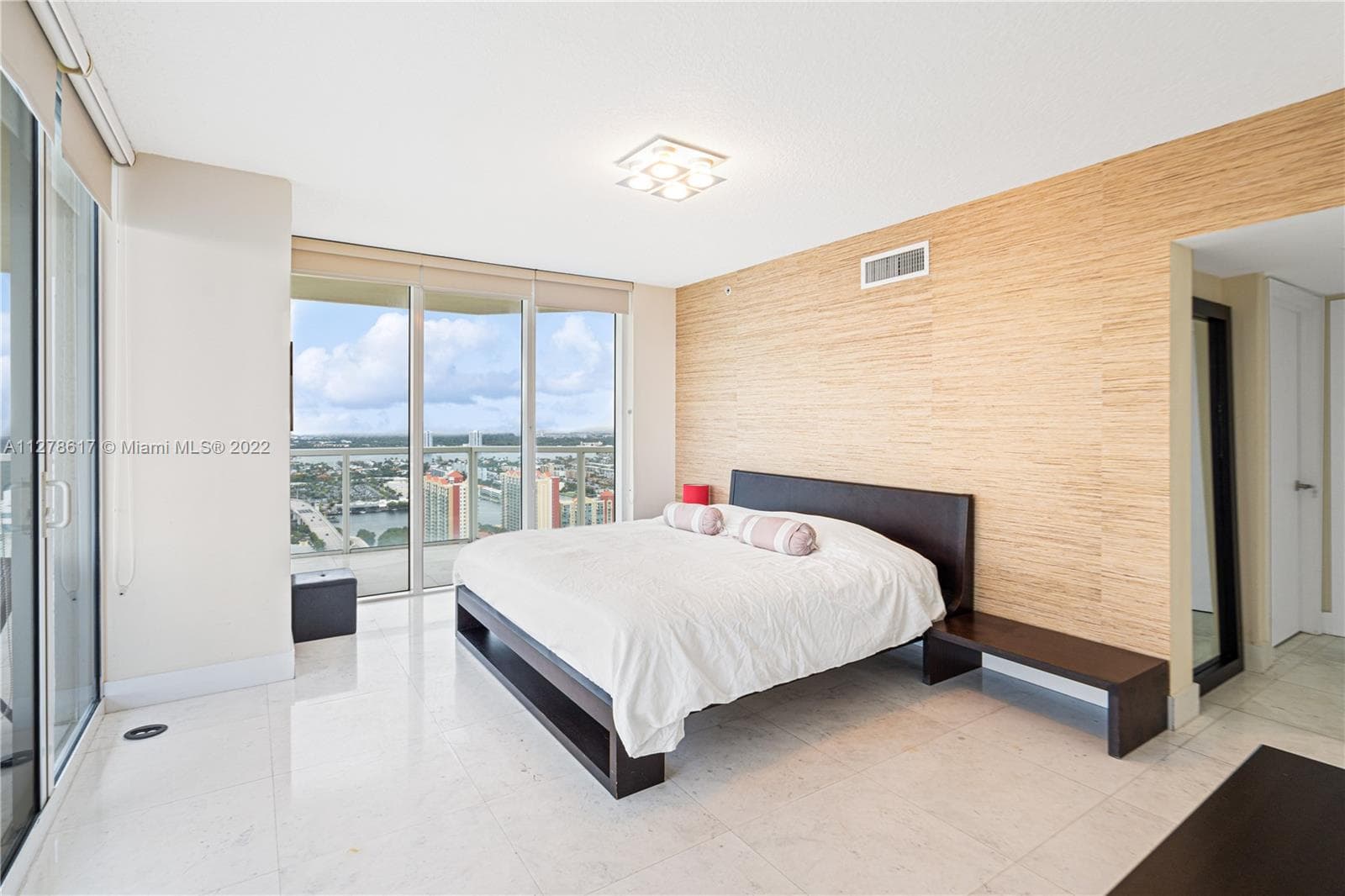 16699 Collins Ave 4108 photo 9