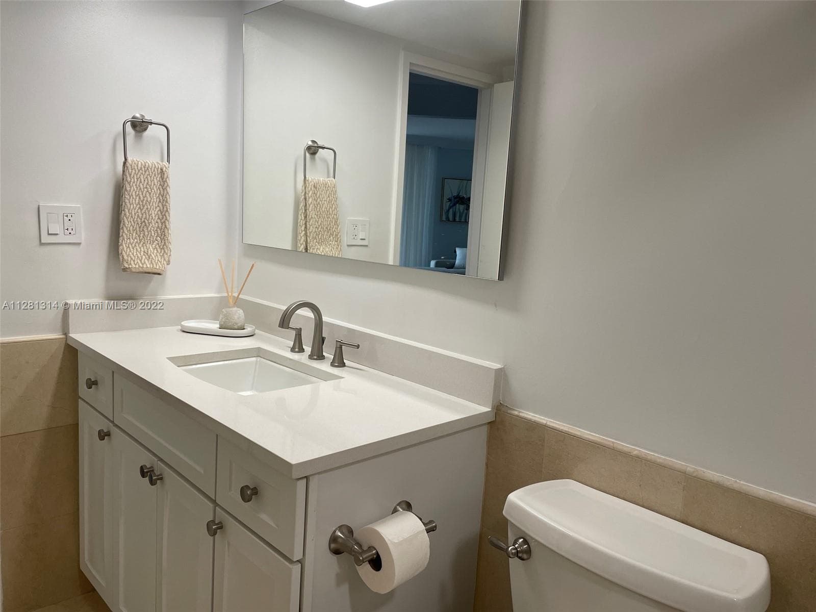 5161 Collins Ave 404 photo 16