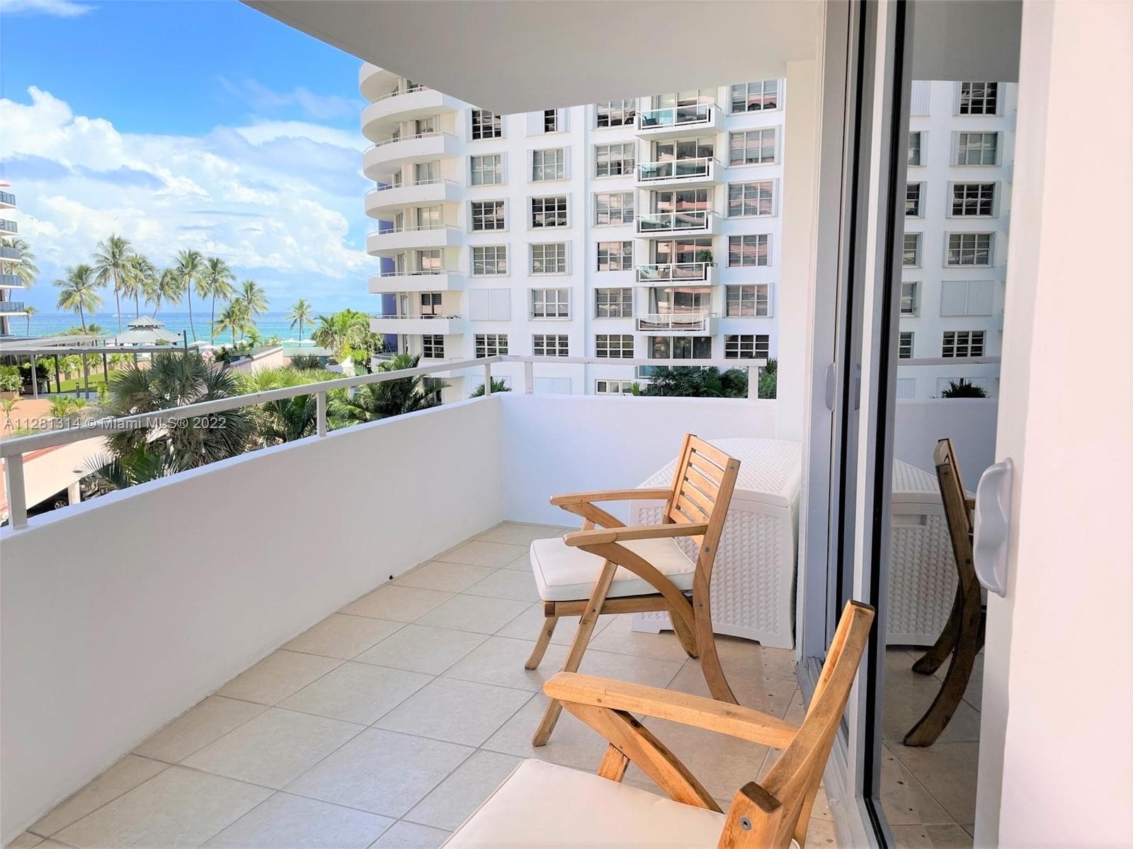 5161 Collins Ave 404 photo 22
