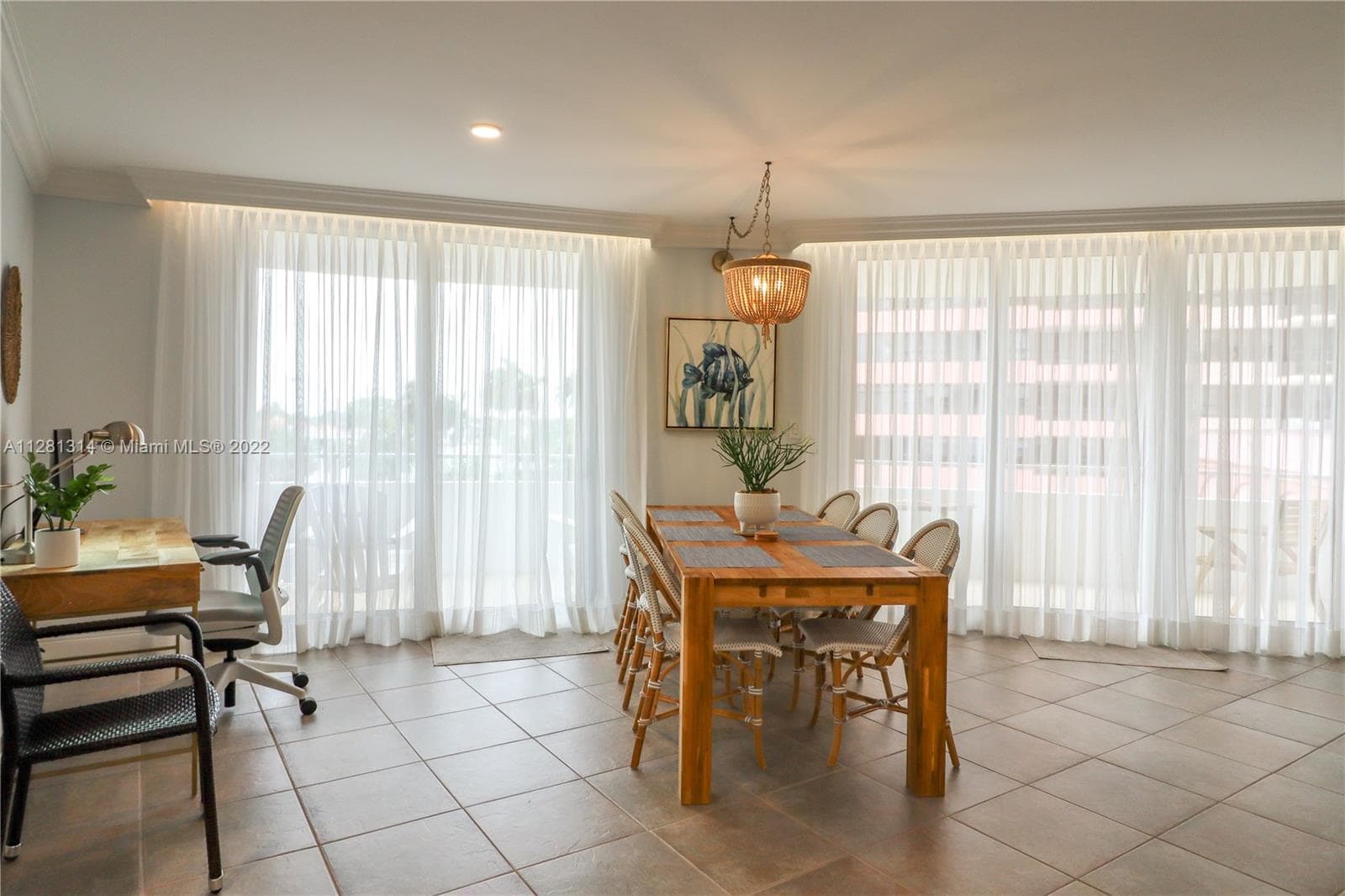 5161 Collins Ave 404 photo 3