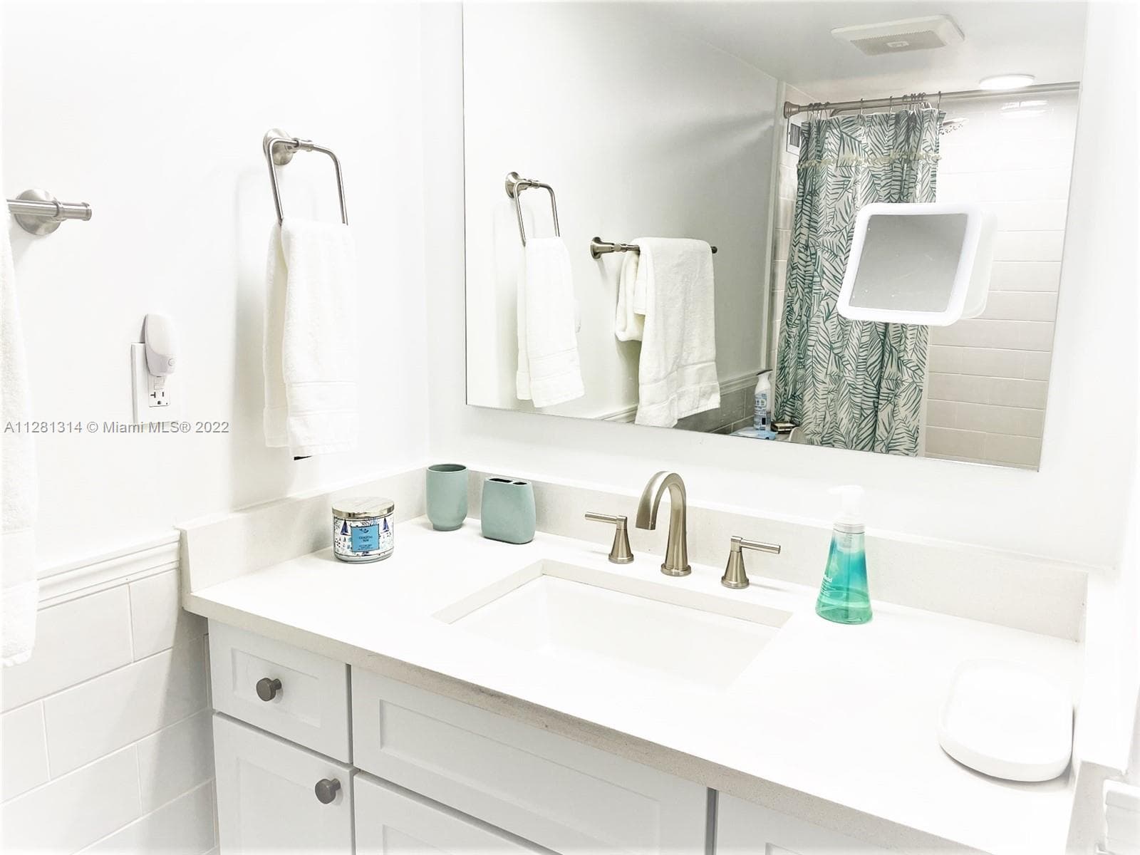 5161 Collins Ave 404 photo 10