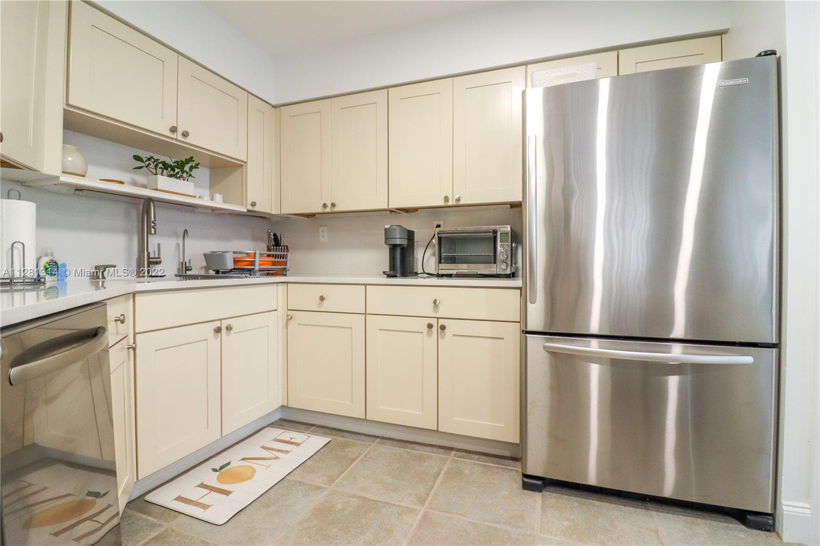 5161 Collins Ave 404 photo 18