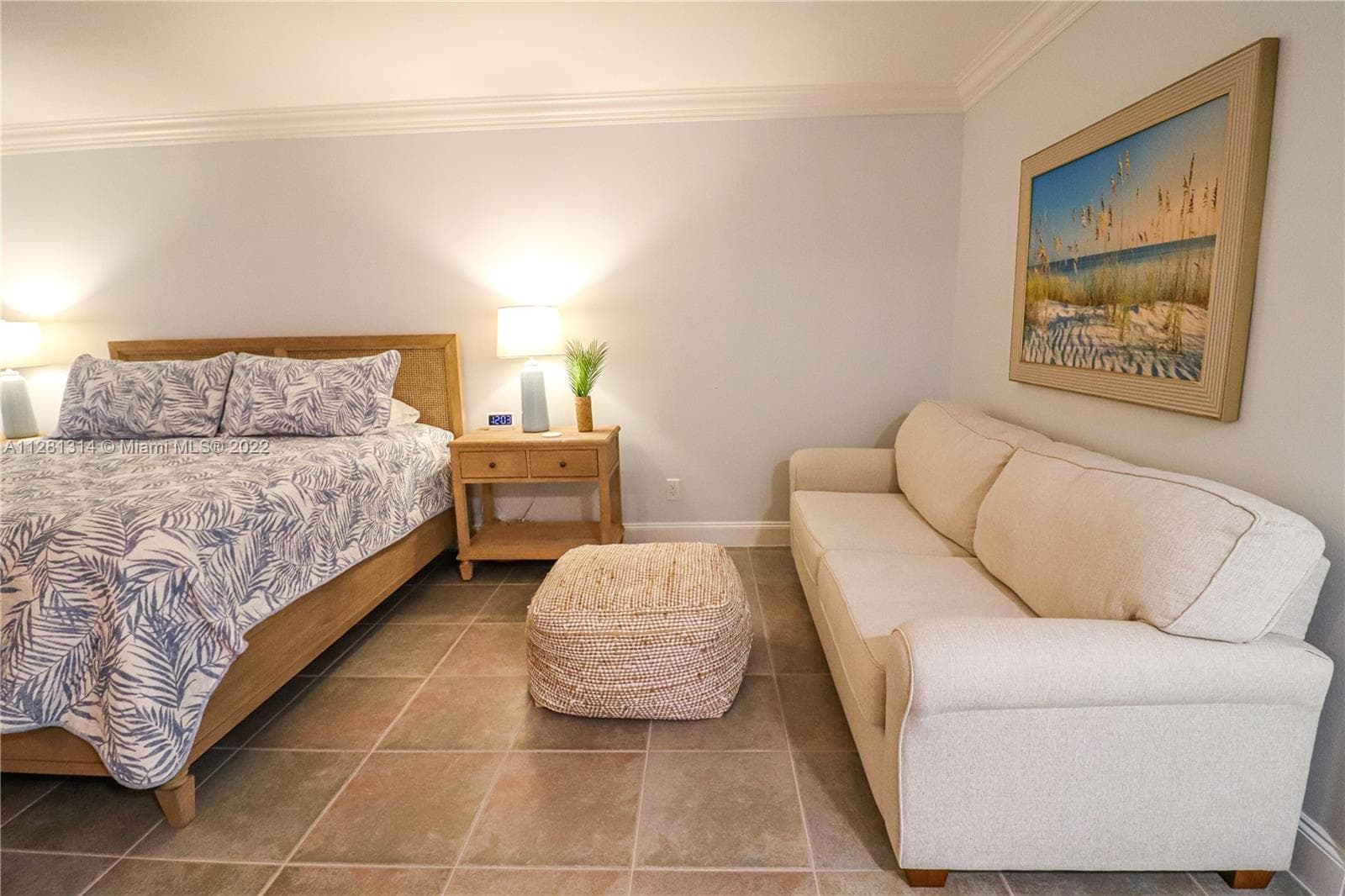 5161 Collins Ave 404 photo 8