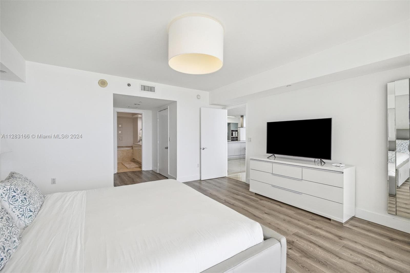1830 S OCEAN DR 2102 photo 12