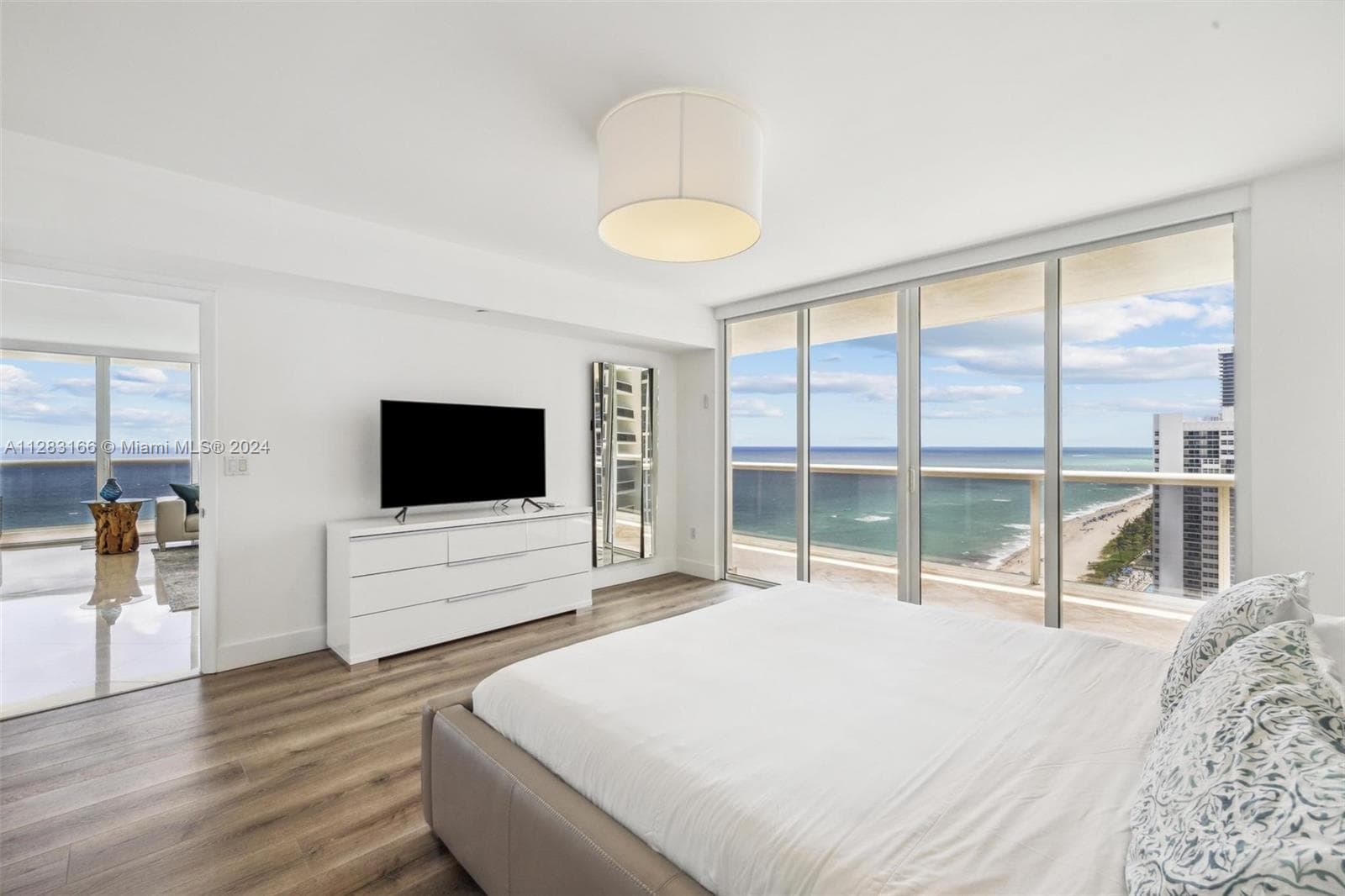 1830 S OCEAN DR 2102 photo 11