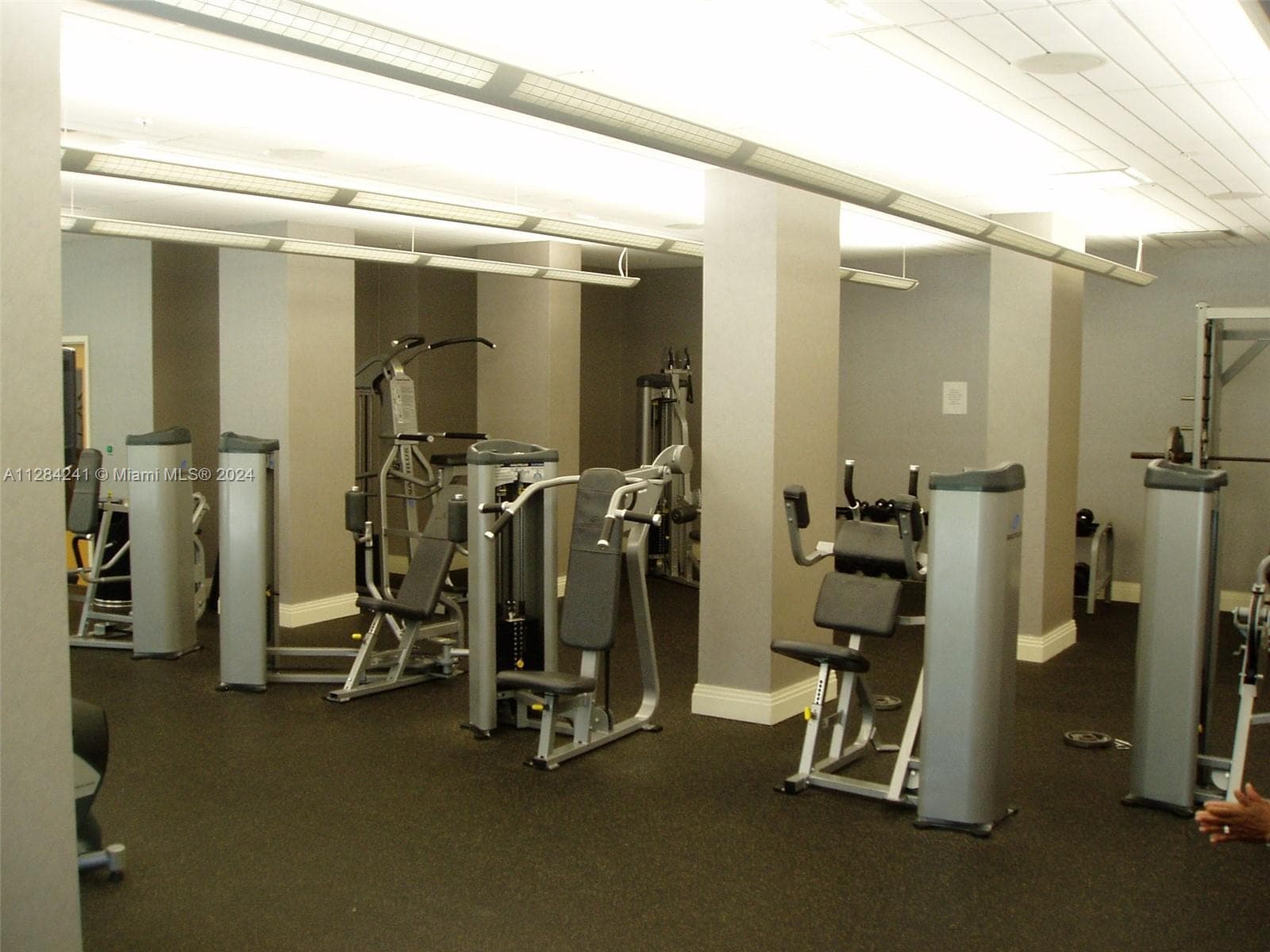 3901 S Ocean Dr 8E photo 24