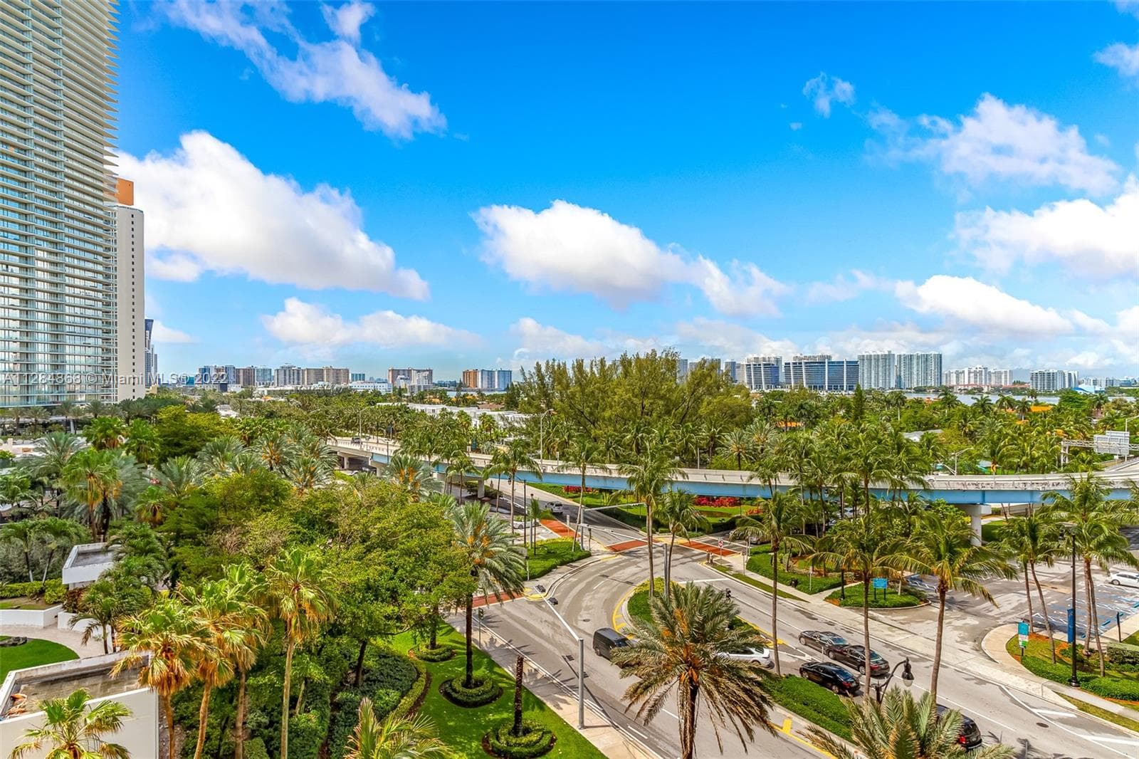 19201 Collins Ave 641 photo 3