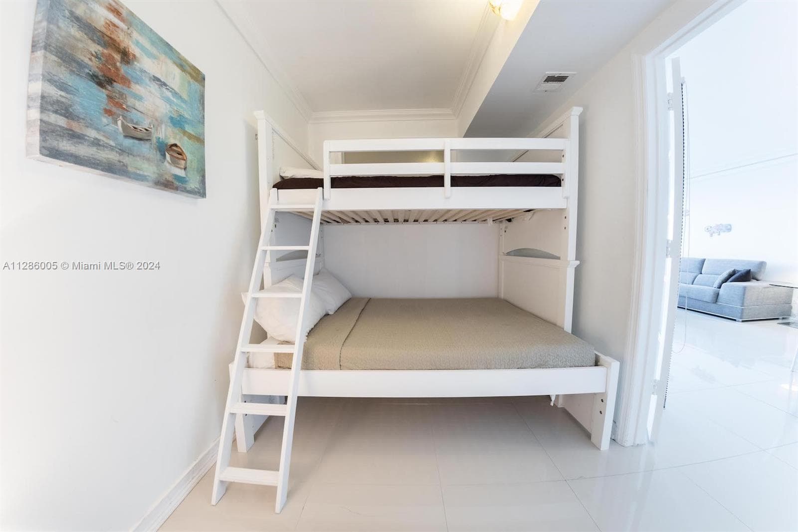 5601 Collins Ave 1206 photo 18