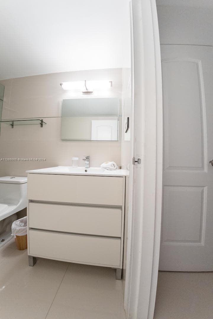 5601 Collins Ave 1206 photo 15
