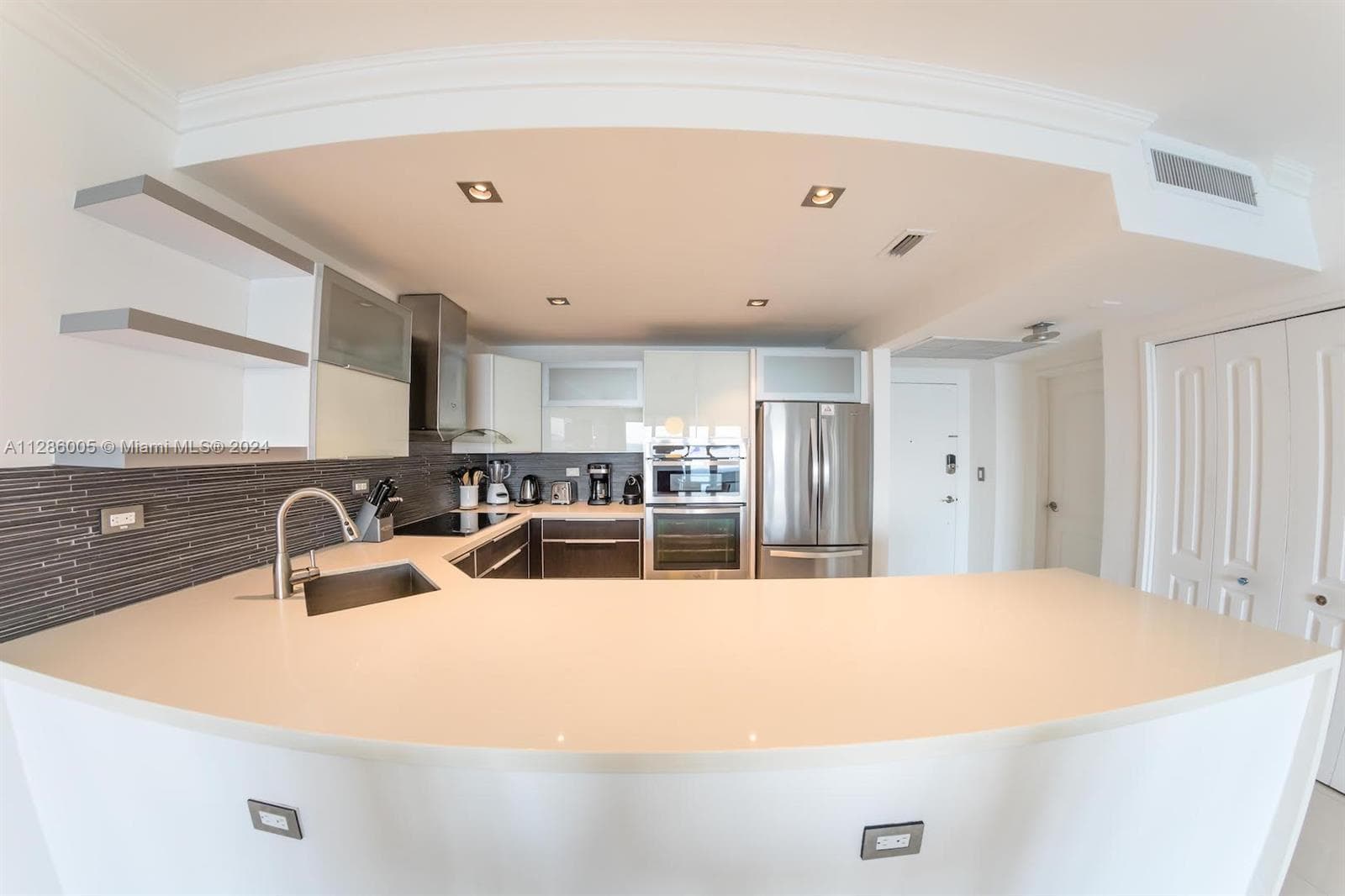 5601 Collins Ave 1206 photo 8