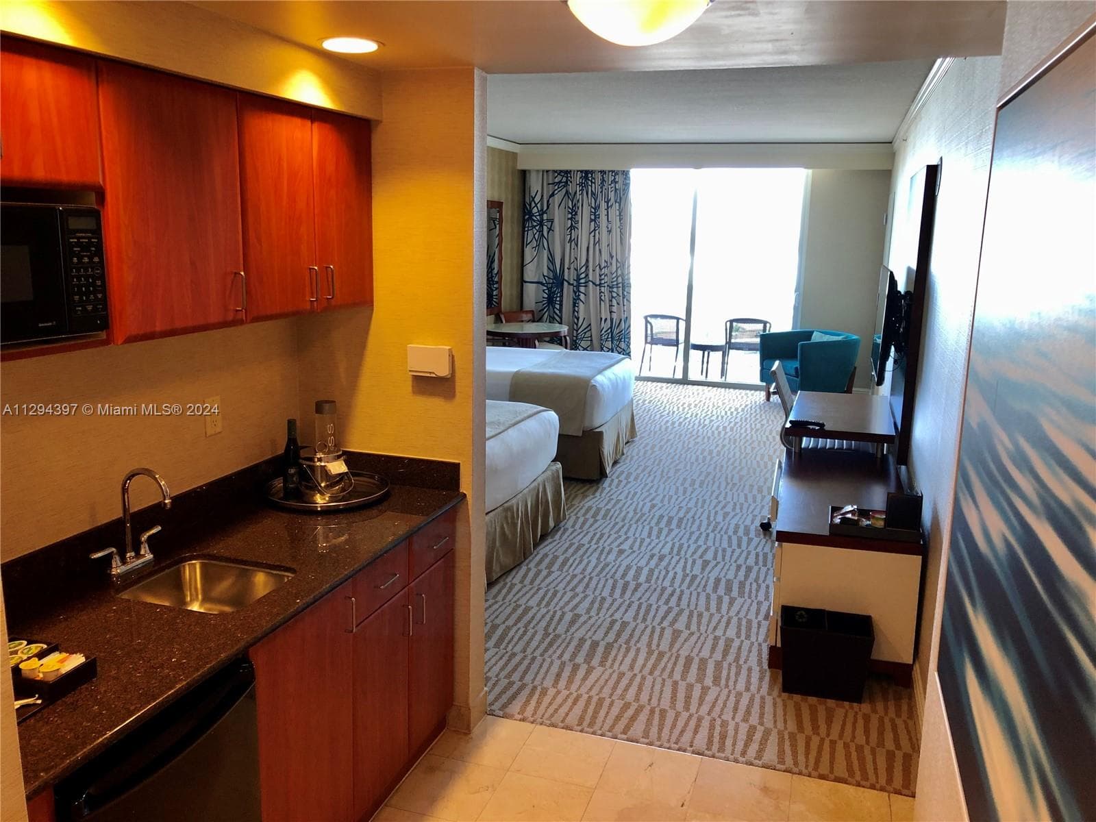 18001 Collins Ave 501 photo 2