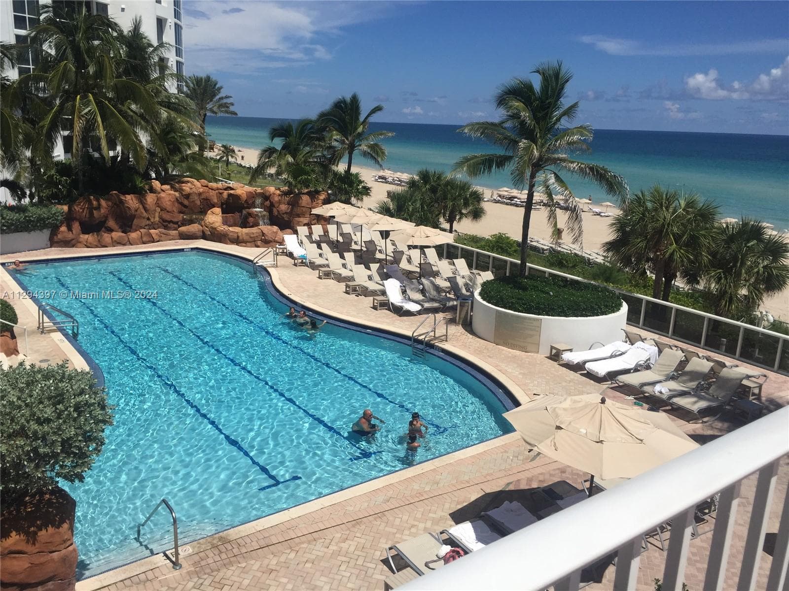 18001 Collins Ave 501 photo 17