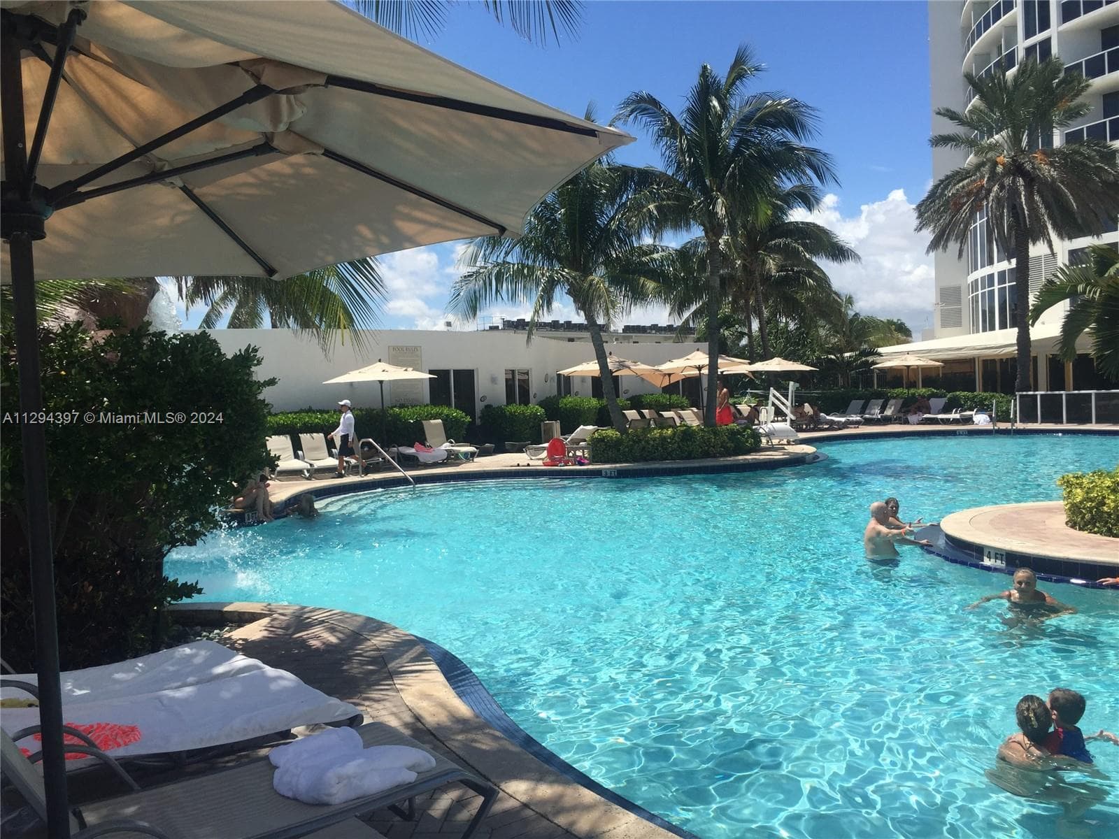 18001 Collins Ave 501 photo 16