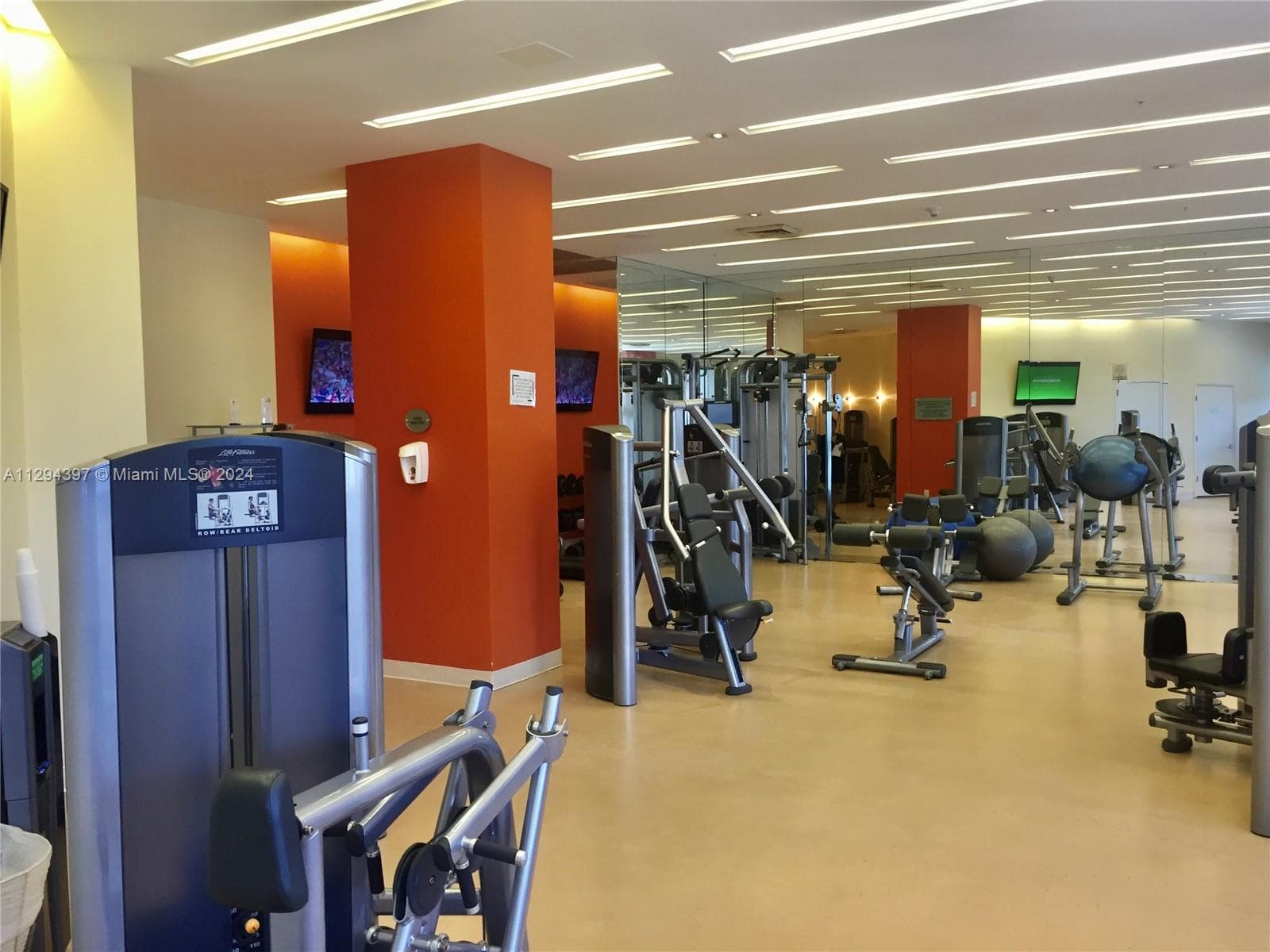 18001 Collins Ave 501 photo 22