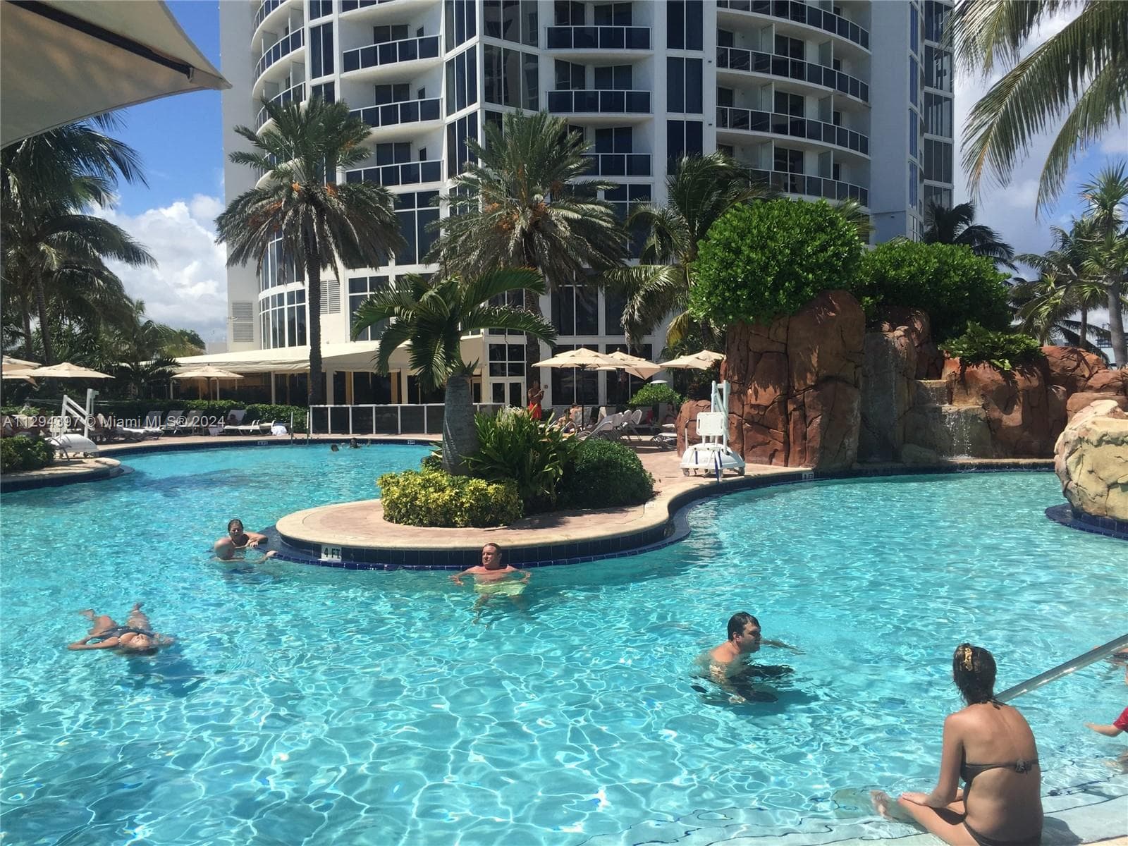 18001 Collins Ave 501 photo 14