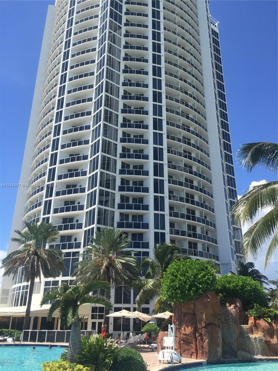 18001 Collins Ave 501 photo 15