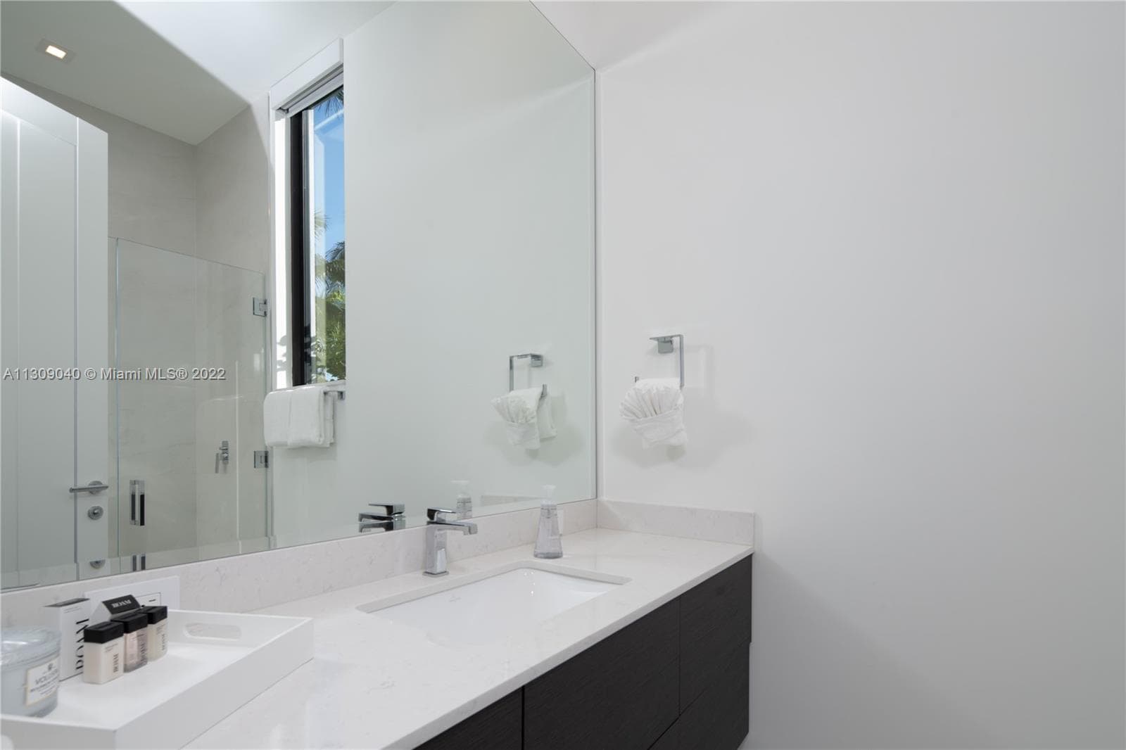 128 Fiesta Way photo 22