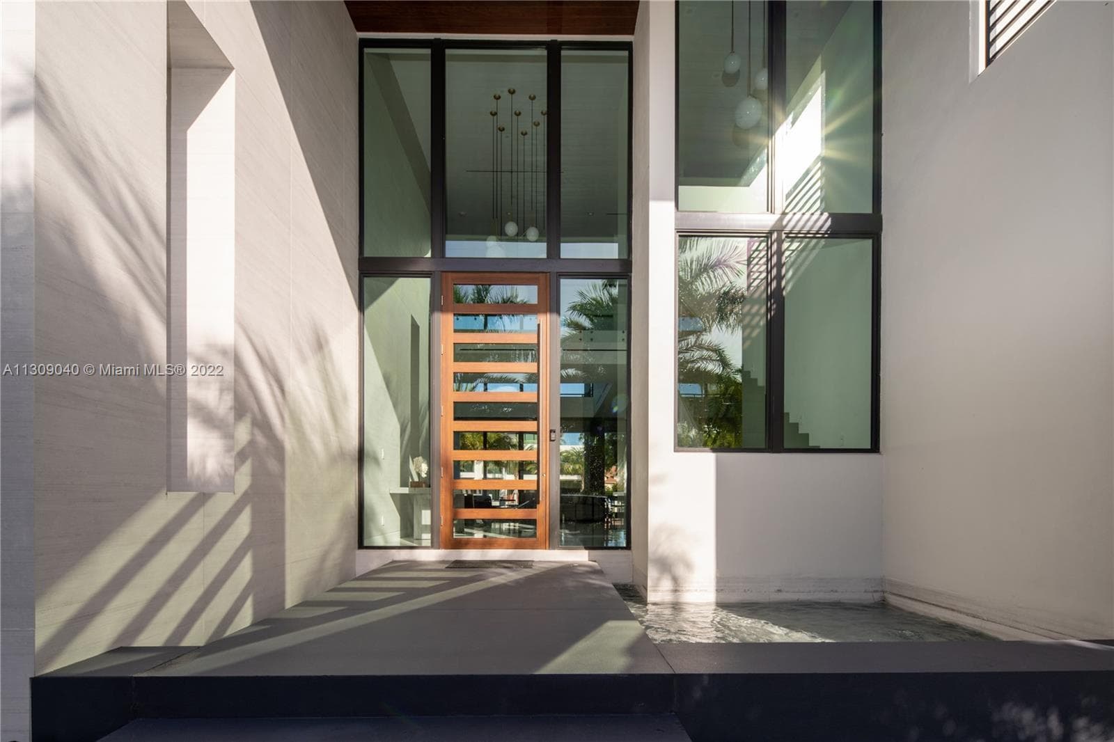 128 Fiesta Way photo 5