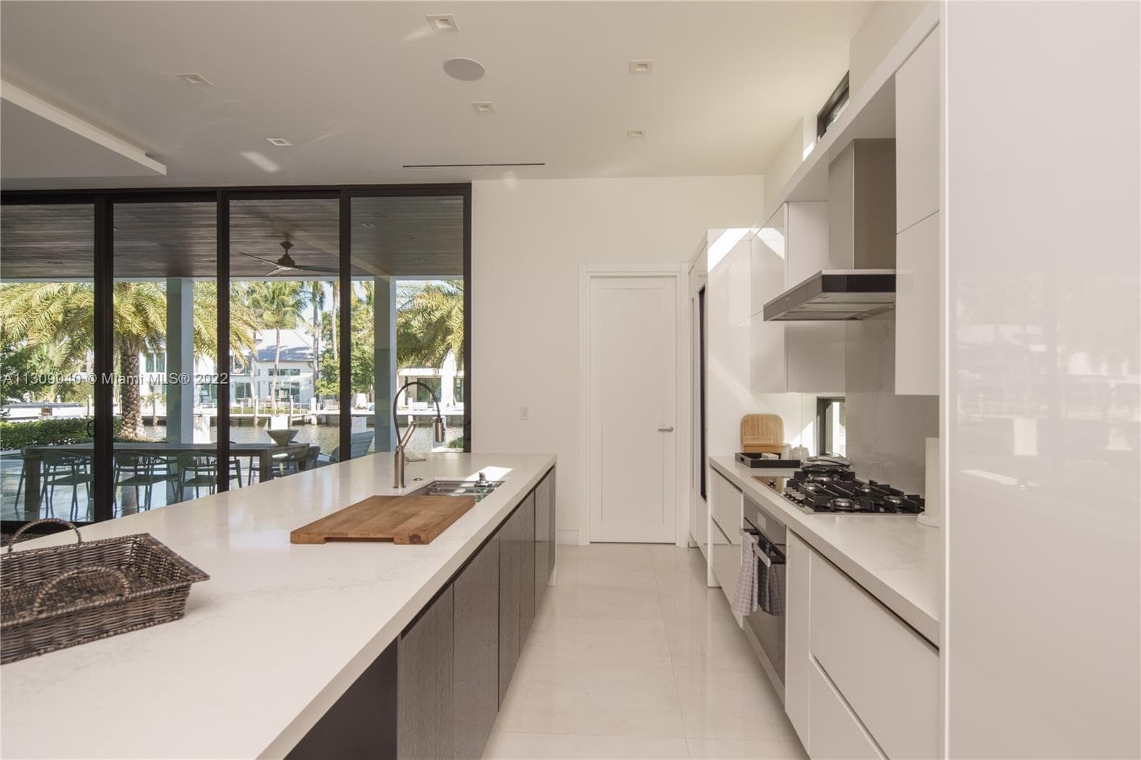 128 Fiesta Way photo 11