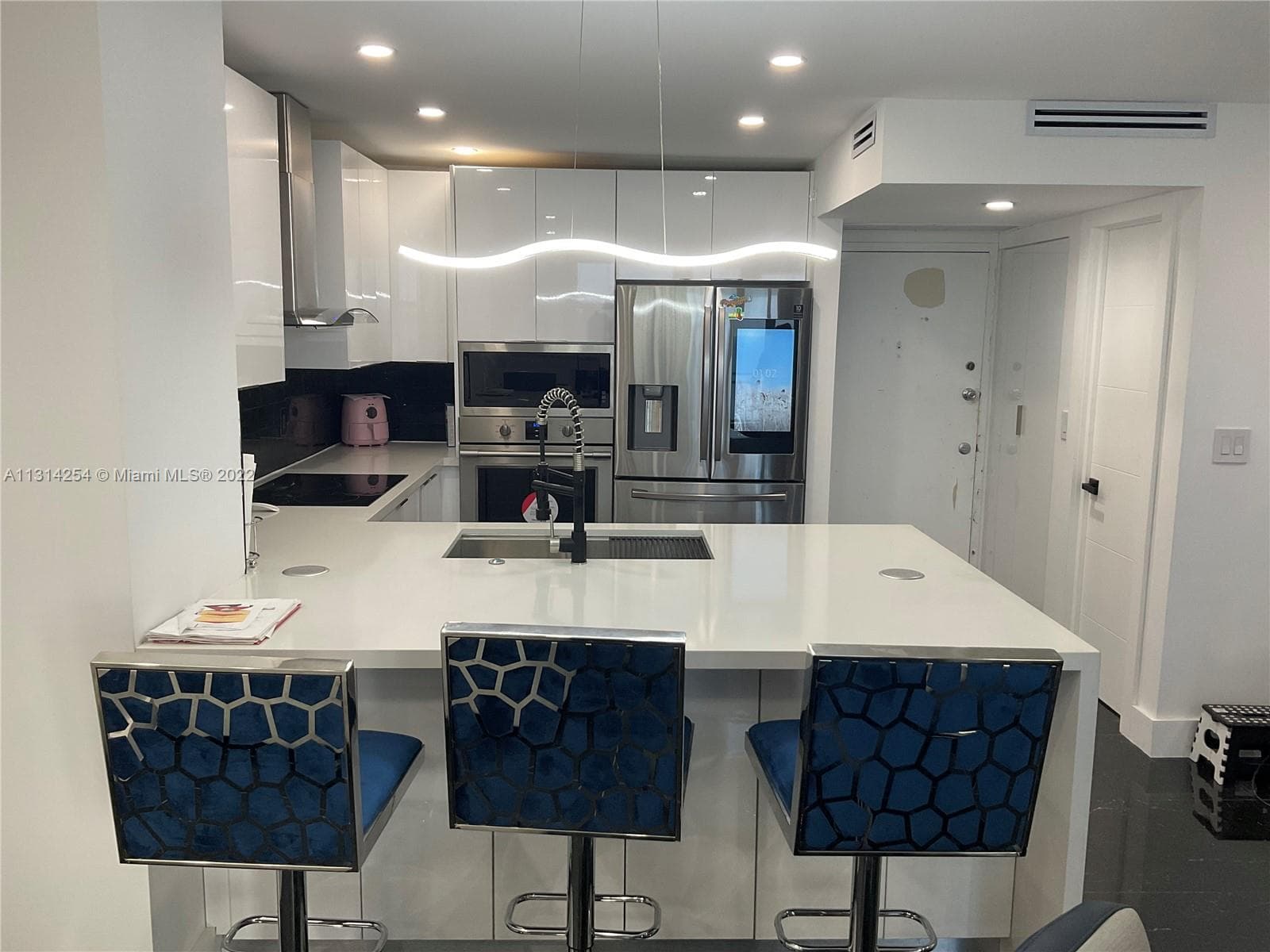 3180 S Ocean Dr 1503 photo 2