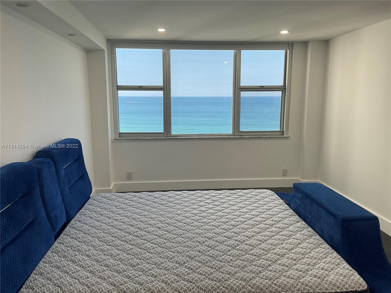 3180 S Ocean Dr 1503 photo 12