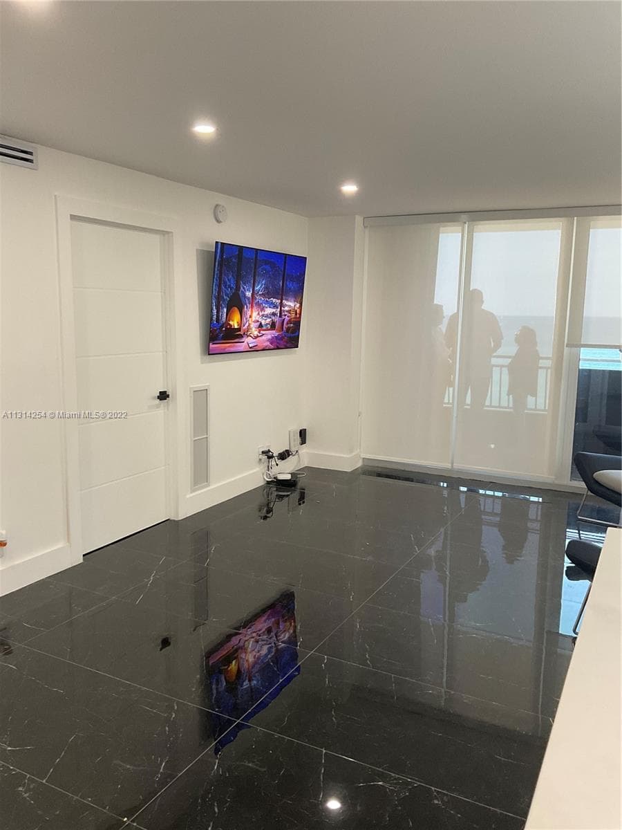 3180 S Ocean Dr 1503 photo 7