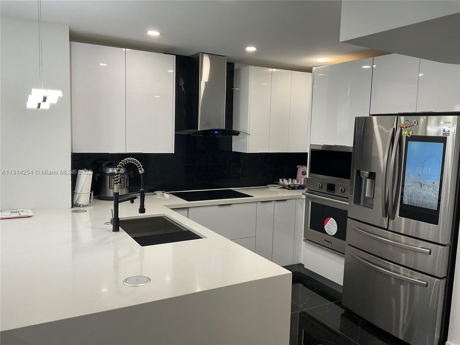 3180 S Ocean Dr 1503 photo 9