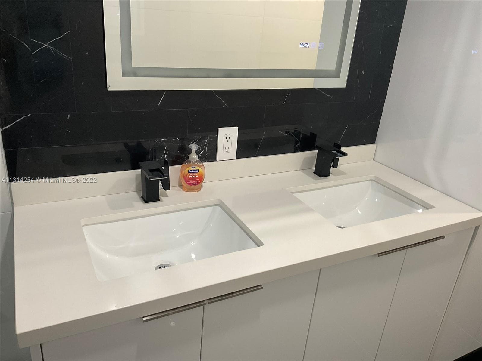 3180 S Ocean Dr 1503 photo 18