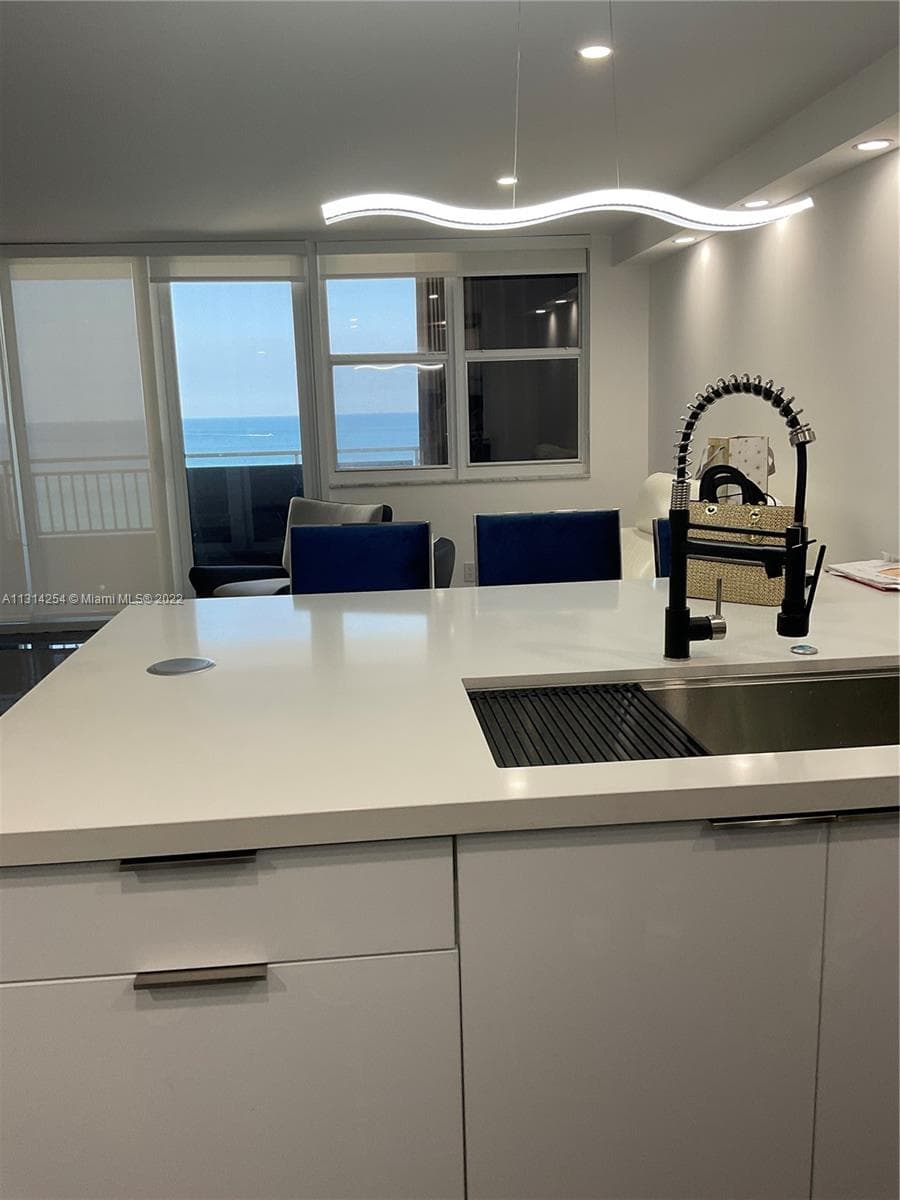 3180 S Ocean Dr 1503 photo 4