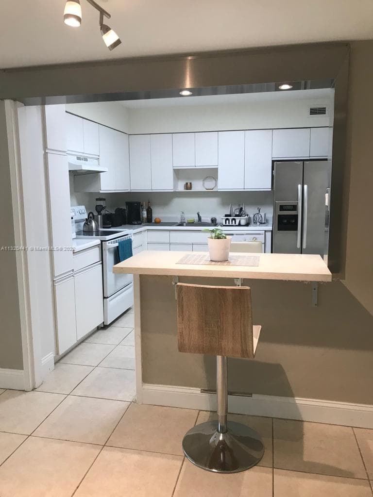 5151 Collins Ave 727 photo 17