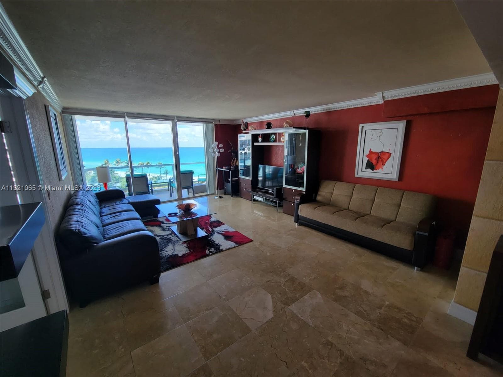 5151 Collins Ave 1036 photo 3