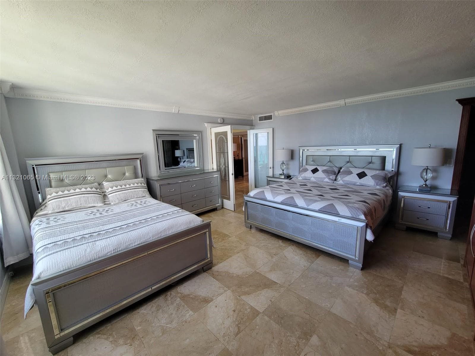 5151 Collins Ave 1036 photo 5