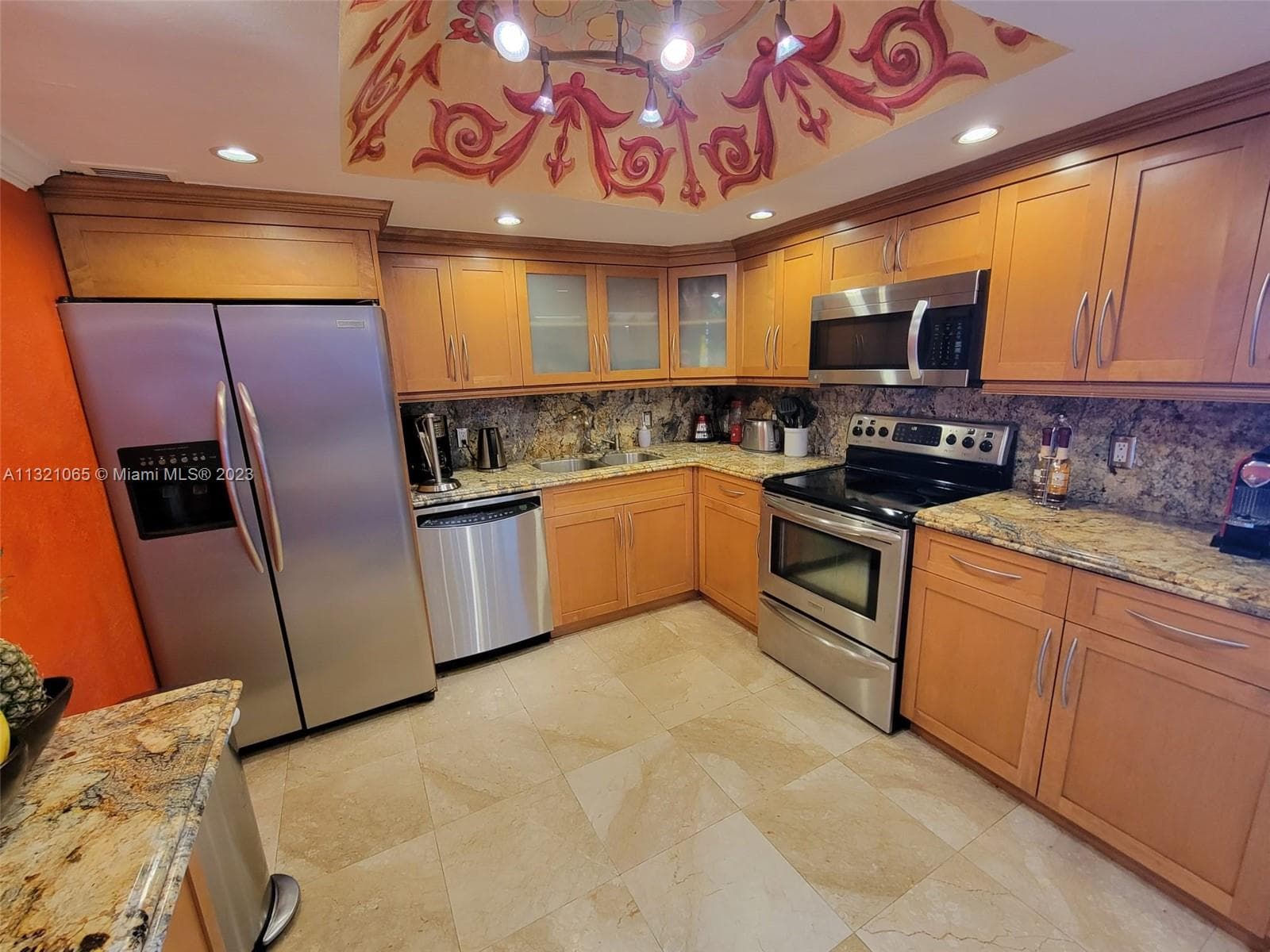 5151 Collins Ave 1036 photo 11