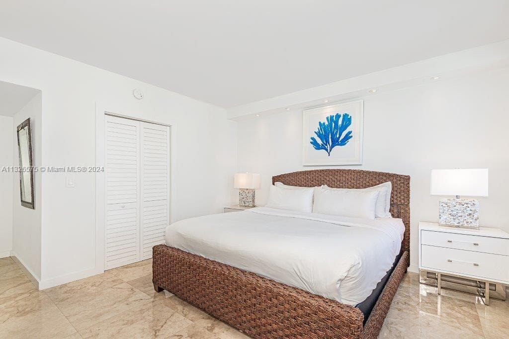 2301 Collins Ave 1117 photo 12