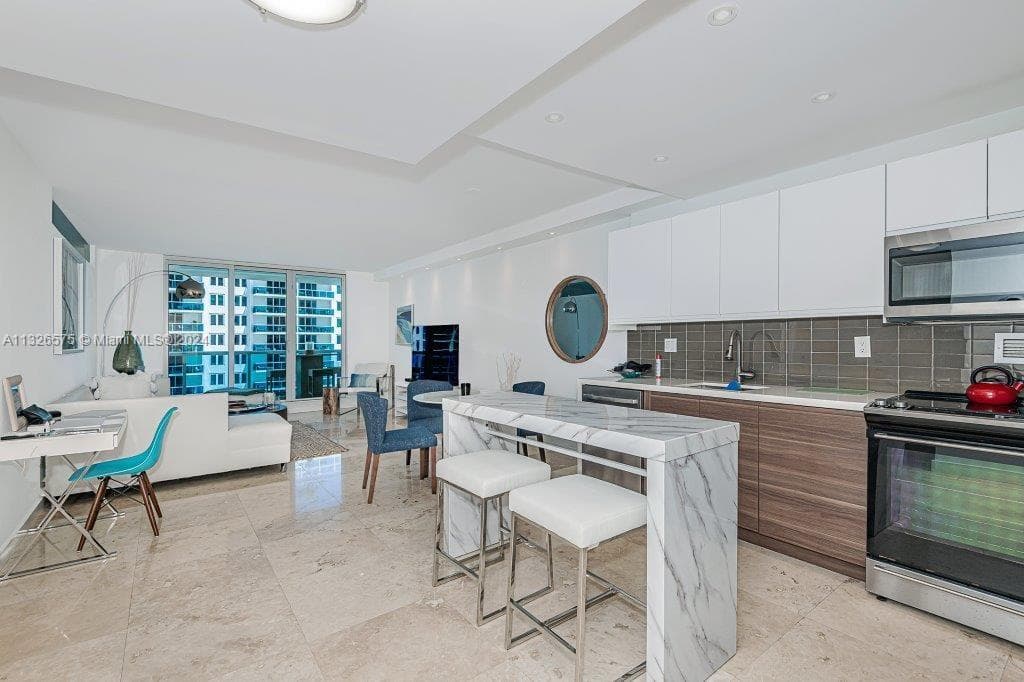 2301 Collins Ave 1117 photo 14