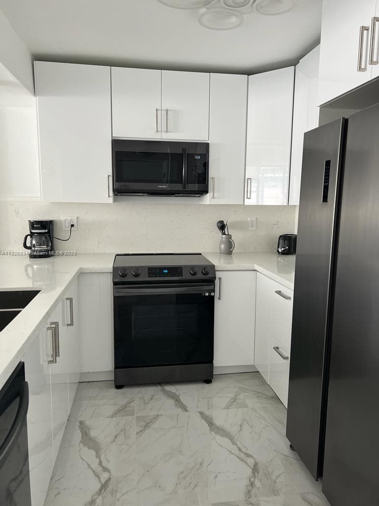 3725 Ocean Dr 1503 photo 3