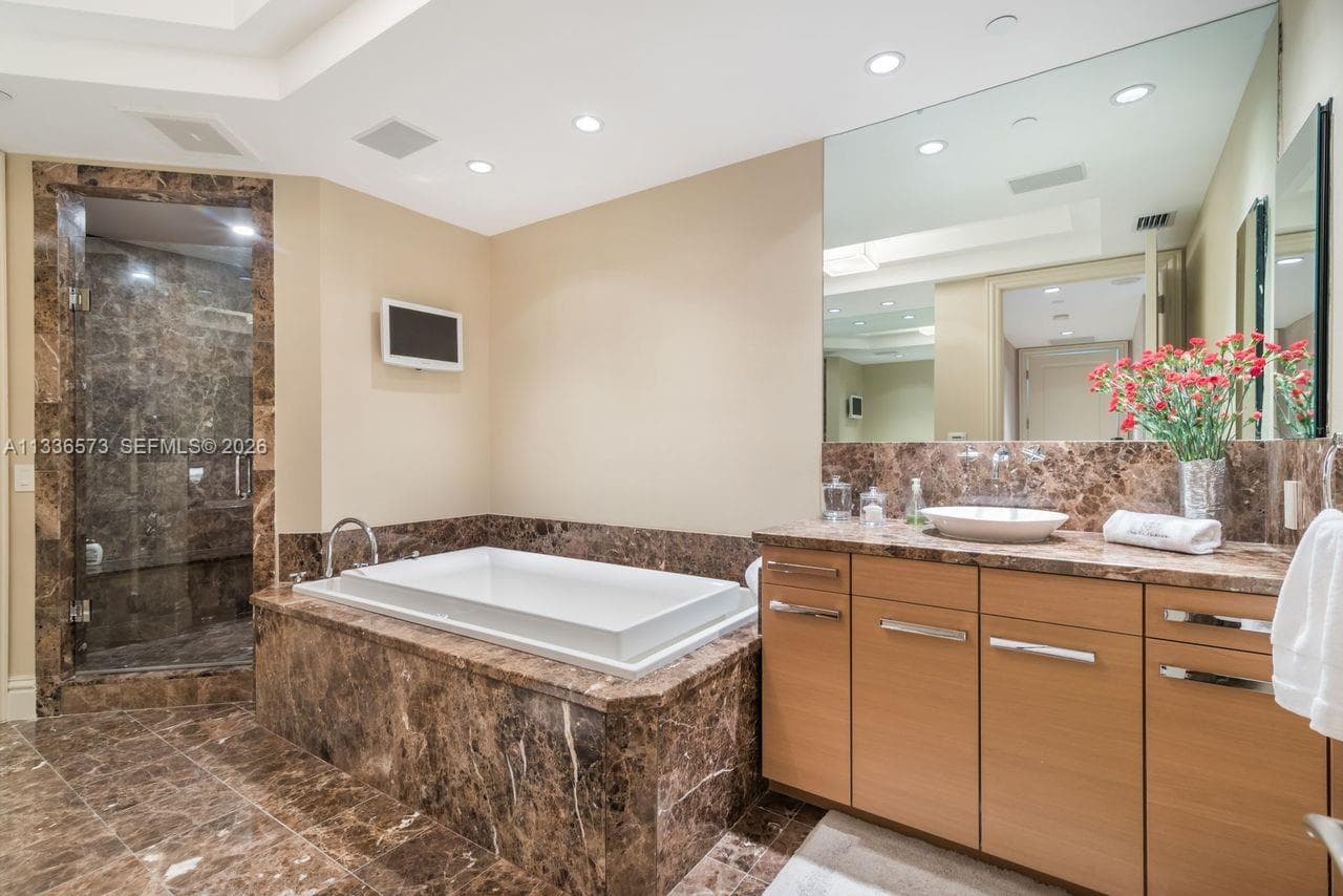 10295 Collins Ave 1202 photo 23