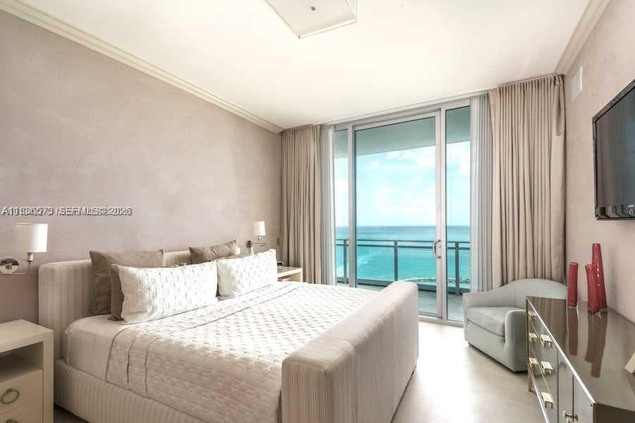 10295 Collins Ave 1202 photo 18
