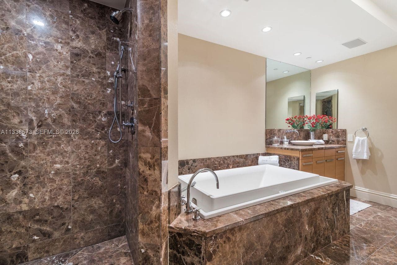 10295 Collins Ave 1202 photo 19