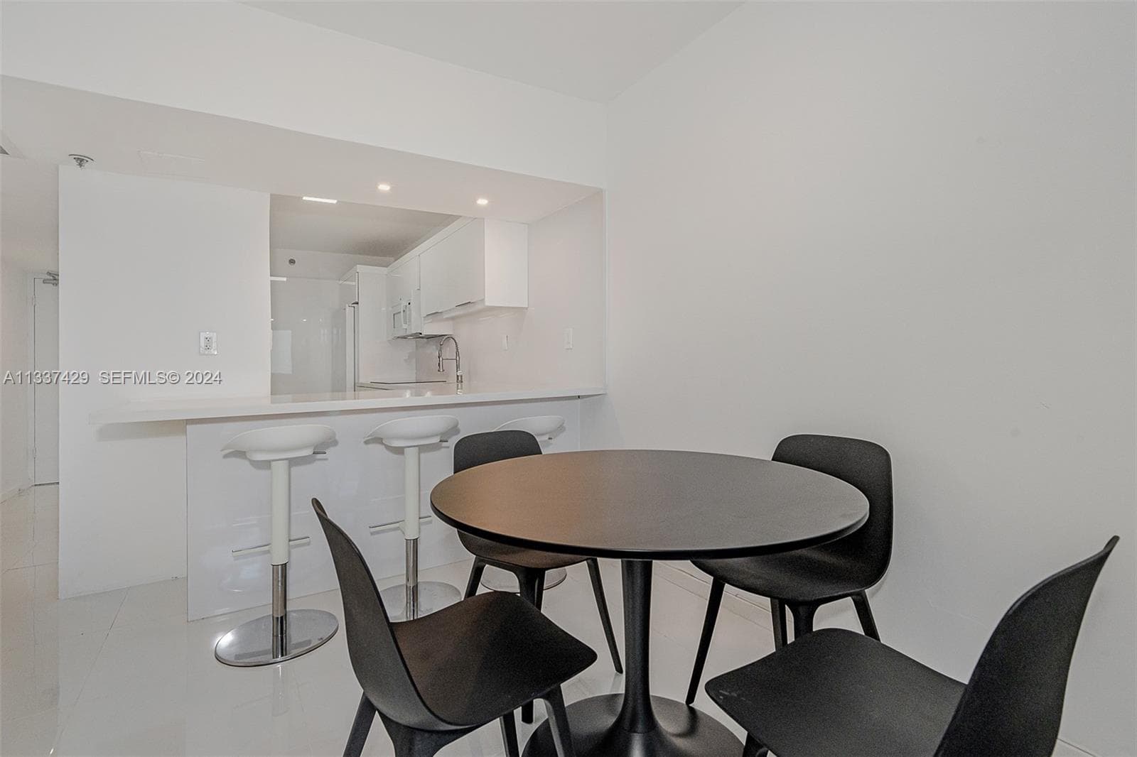 100 Lincoln Rd 519 photo 6