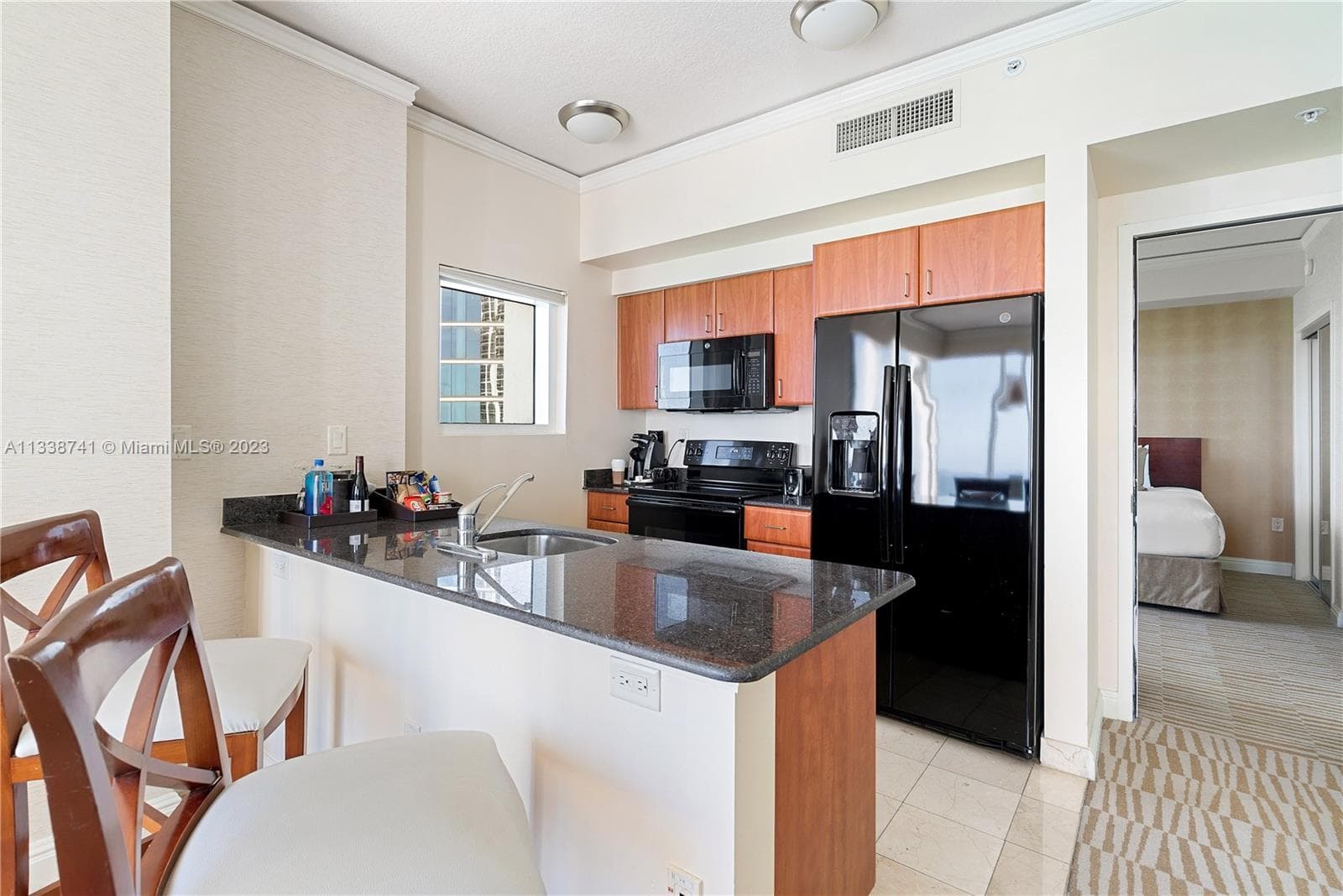 18001 Collins Ave 2009 photo 13