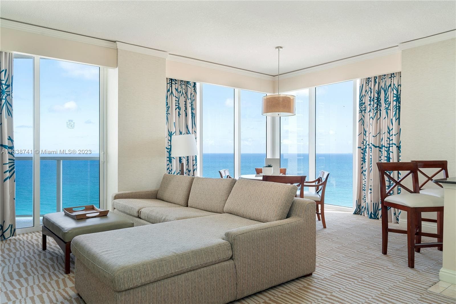 18001 Collins Ave 2009 photo 3