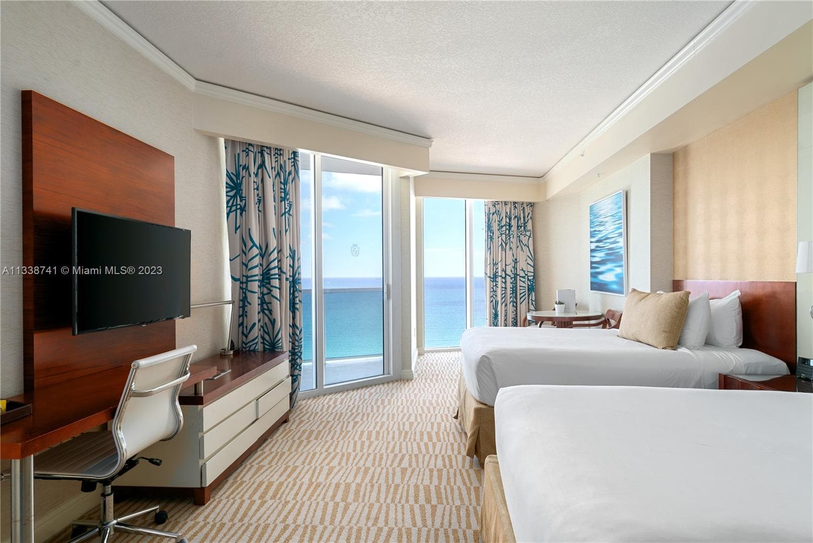 18001 Collins Ave 2009 photo 14