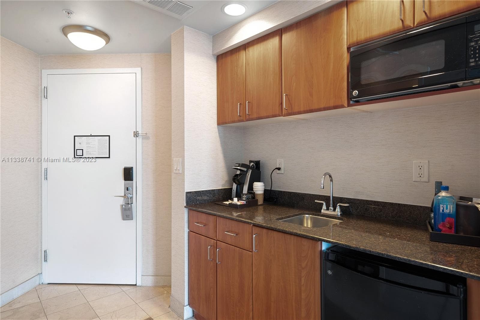 18001 Collins Ave 2009 photo 15