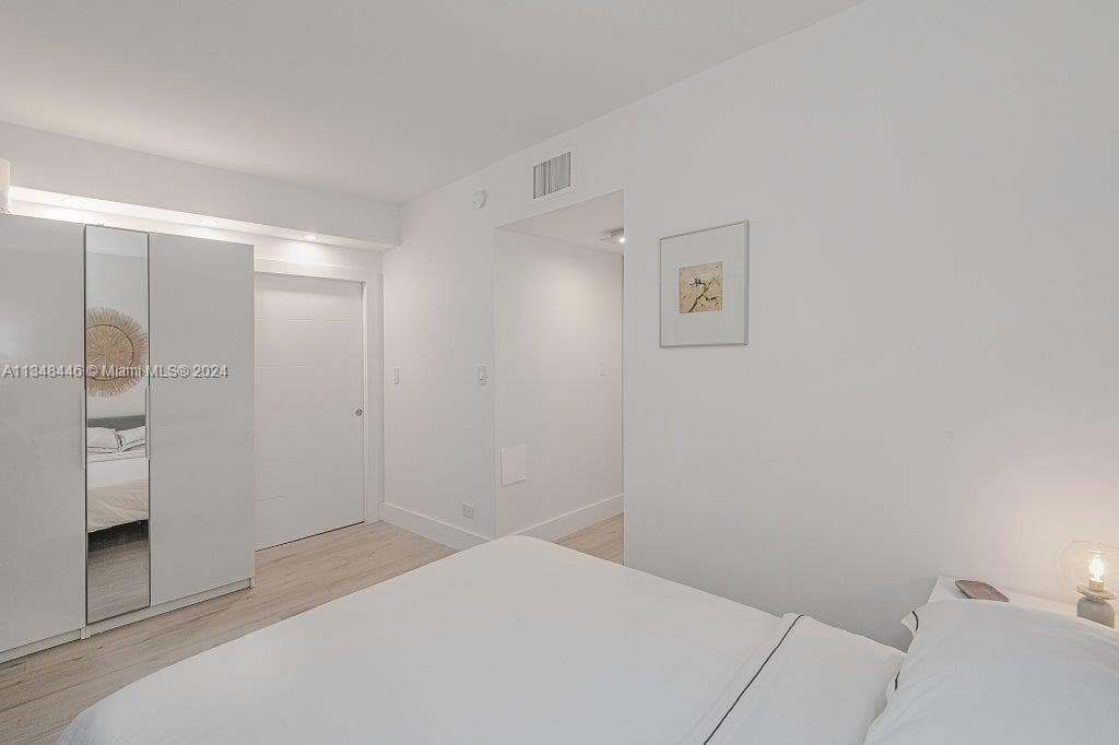 2301 Collins Ave 1115 photo 12