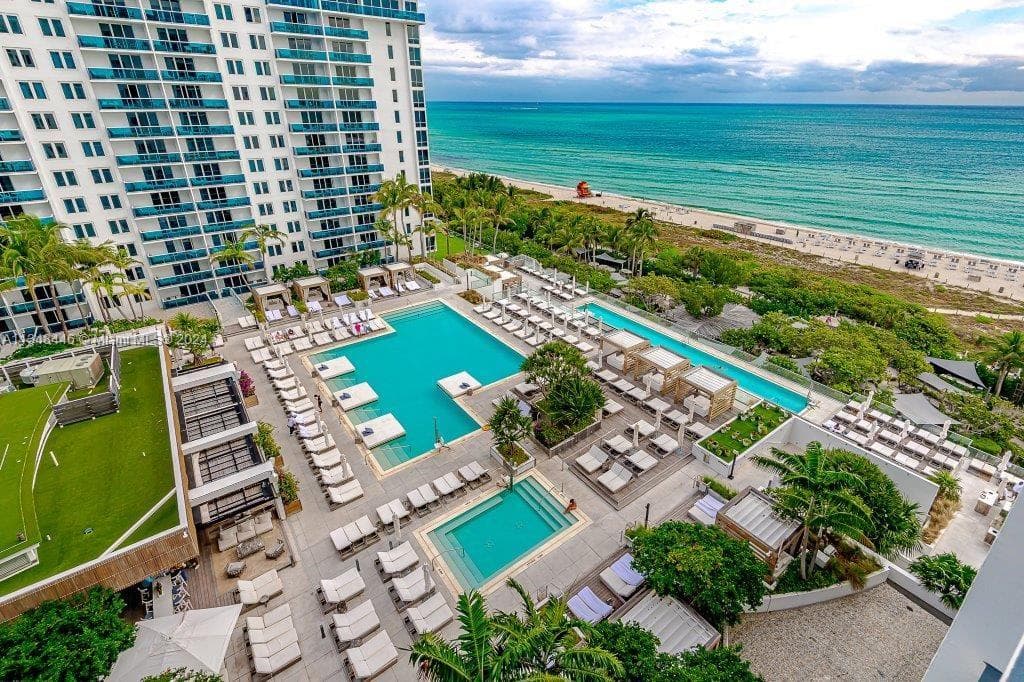 2301 Collins Ave 1115 photo 3