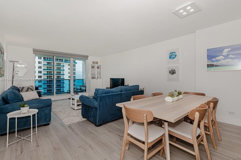 2301 Collins Ave 1115 photo 5