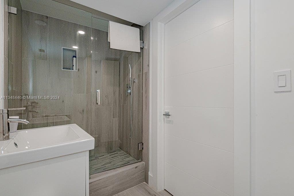 2301 Collins Ave 1115 photo 20